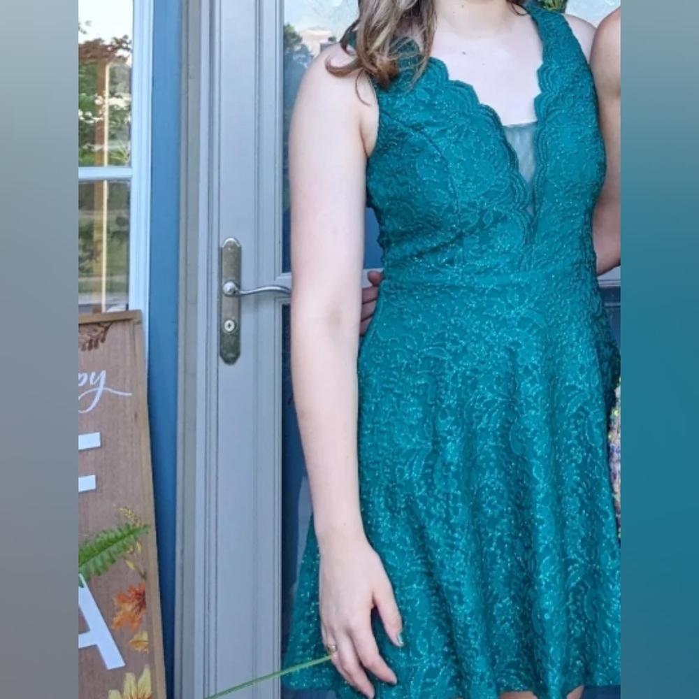 Homecoming Dress City Studio Emerald Lace Short  Size 5 Junior /Teen Formal - Picture 2 of 6
